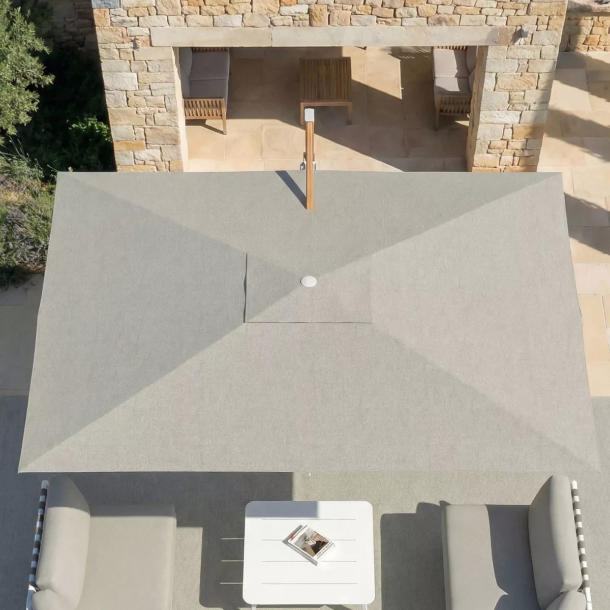 Ombrellone sporgente rettangolare in alluminio con base (3 x 4 m) Elyra effetto legno e Grigio