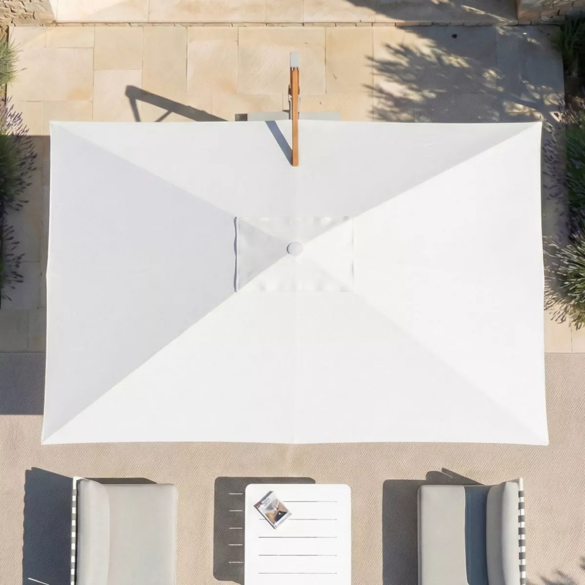 Ombrellone sporgente rettangolare in alluminio con base (3 x 4 m) Elyra effetto legno e Bianco