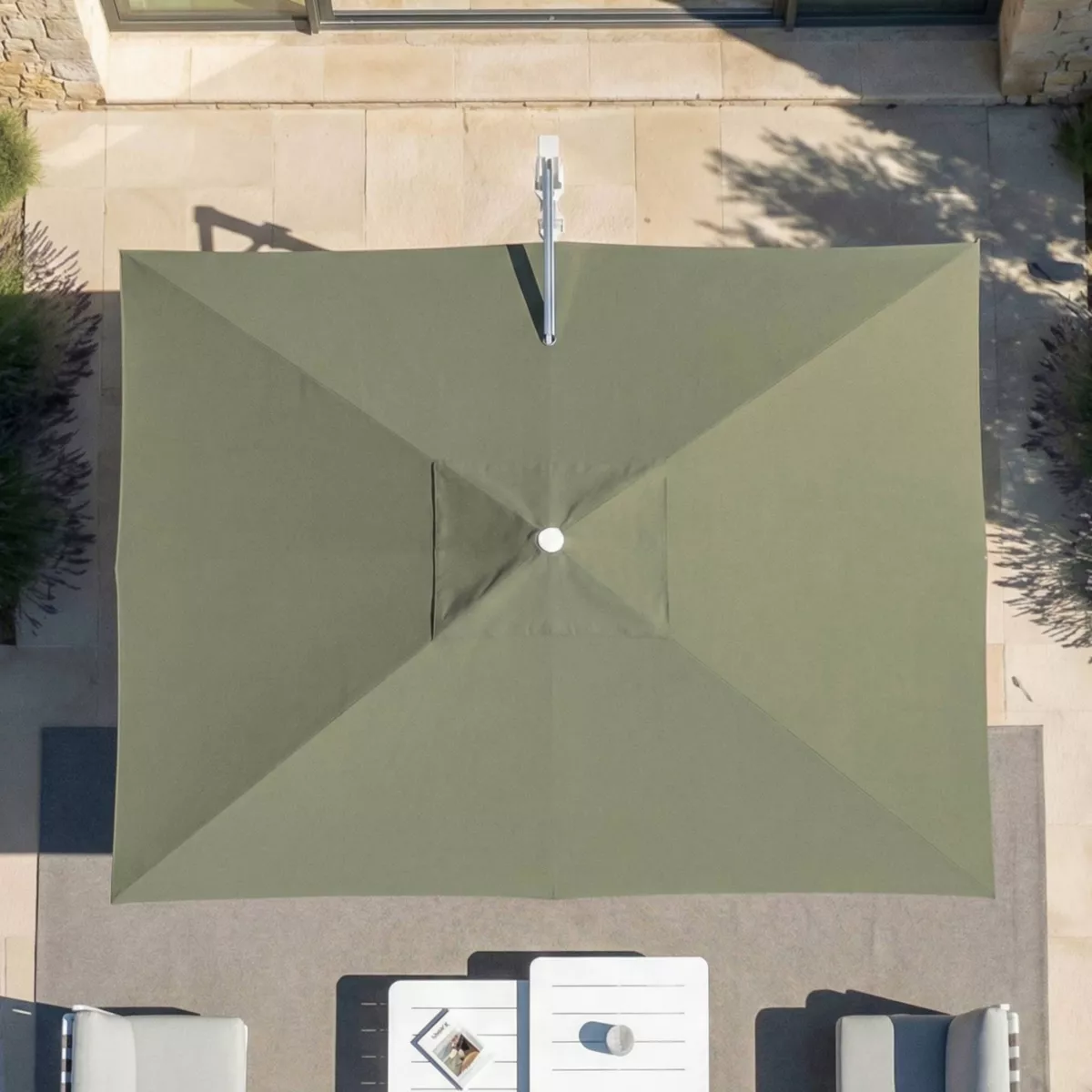 Ombrellone sporgente rettangolare in alluminio con base (3 x 4 m) Elyra Metallico lucido e Verde oliva
