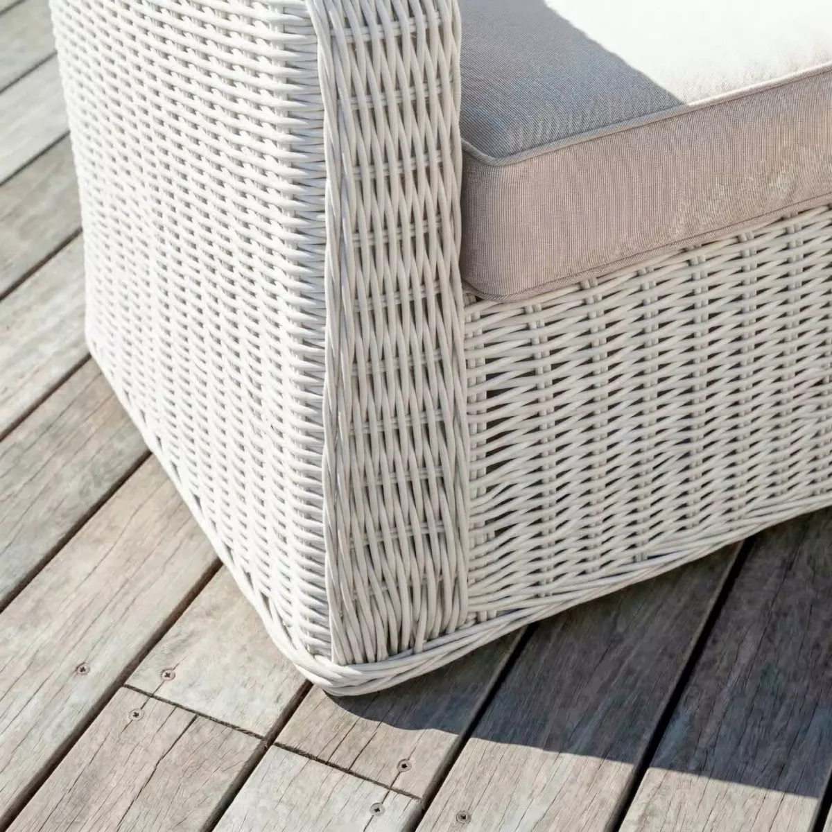 Poltrona da giardino in resina intrecciata Calvi Bianco e tortora