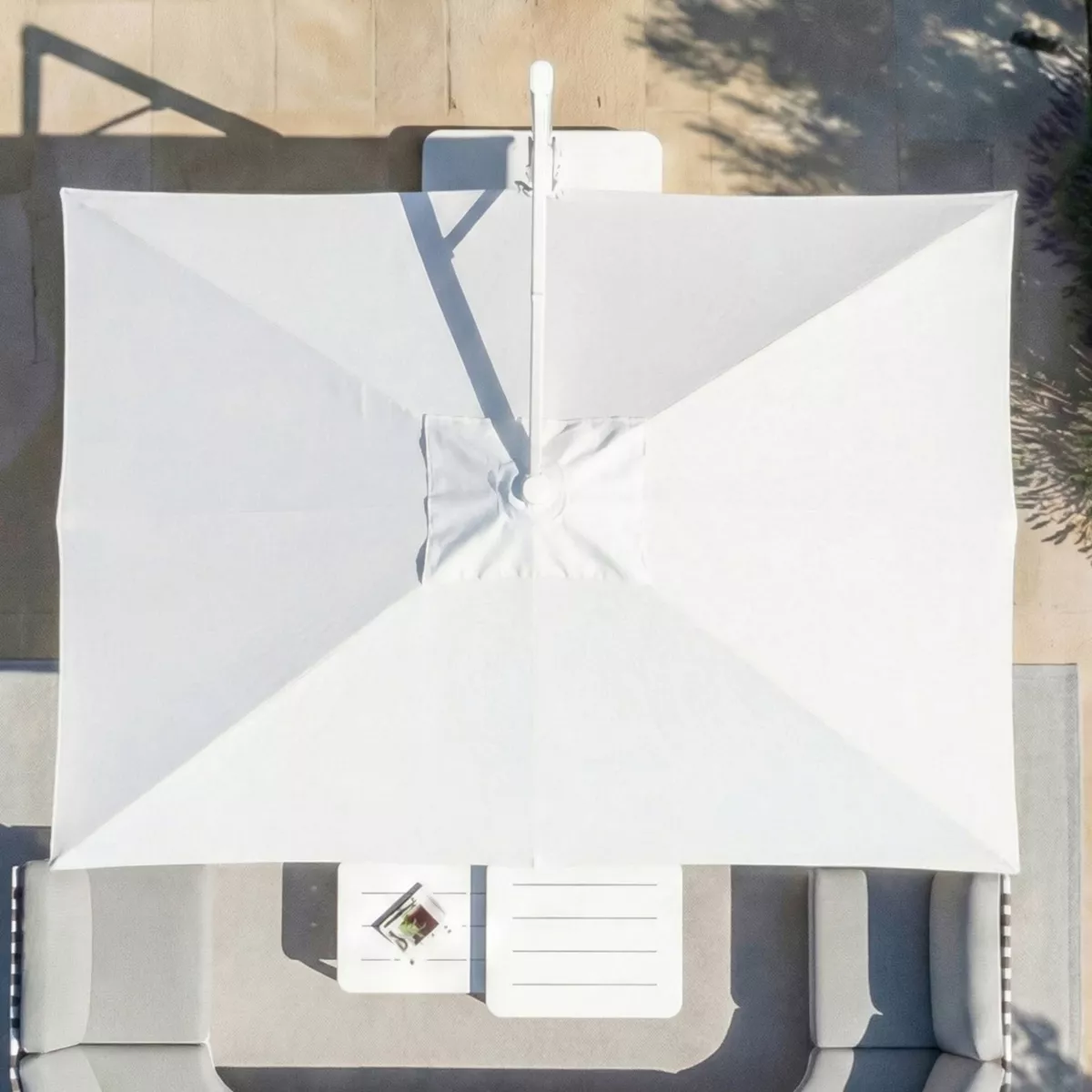 Ombrellone sporgente rettangolare in alluminio con base (3 x 4 m) Elyra Bianco