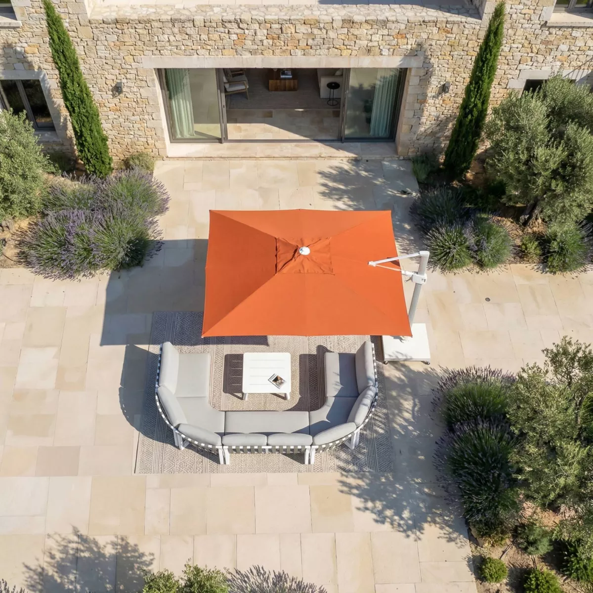 Ombrellone sporgente quadrato in alluminio con base (3 x 3 m) Elyra Bianco e Terracotta