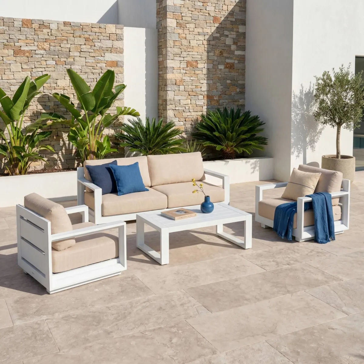 SALON DE JARDIN ELBA 4 PLACES STRUCTURE BLANC ET COUSSINS TAUPE