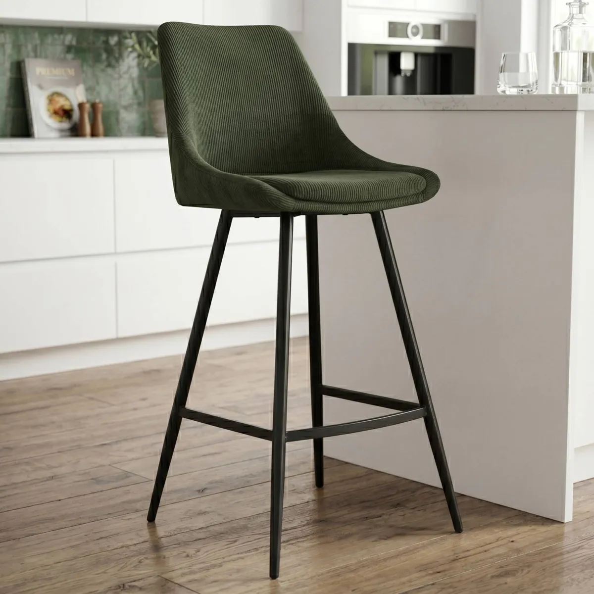 Set di 2 sgabelli da bar con schienale in velluto a coste (Altezza seduta 75cm) Juno Verde pino