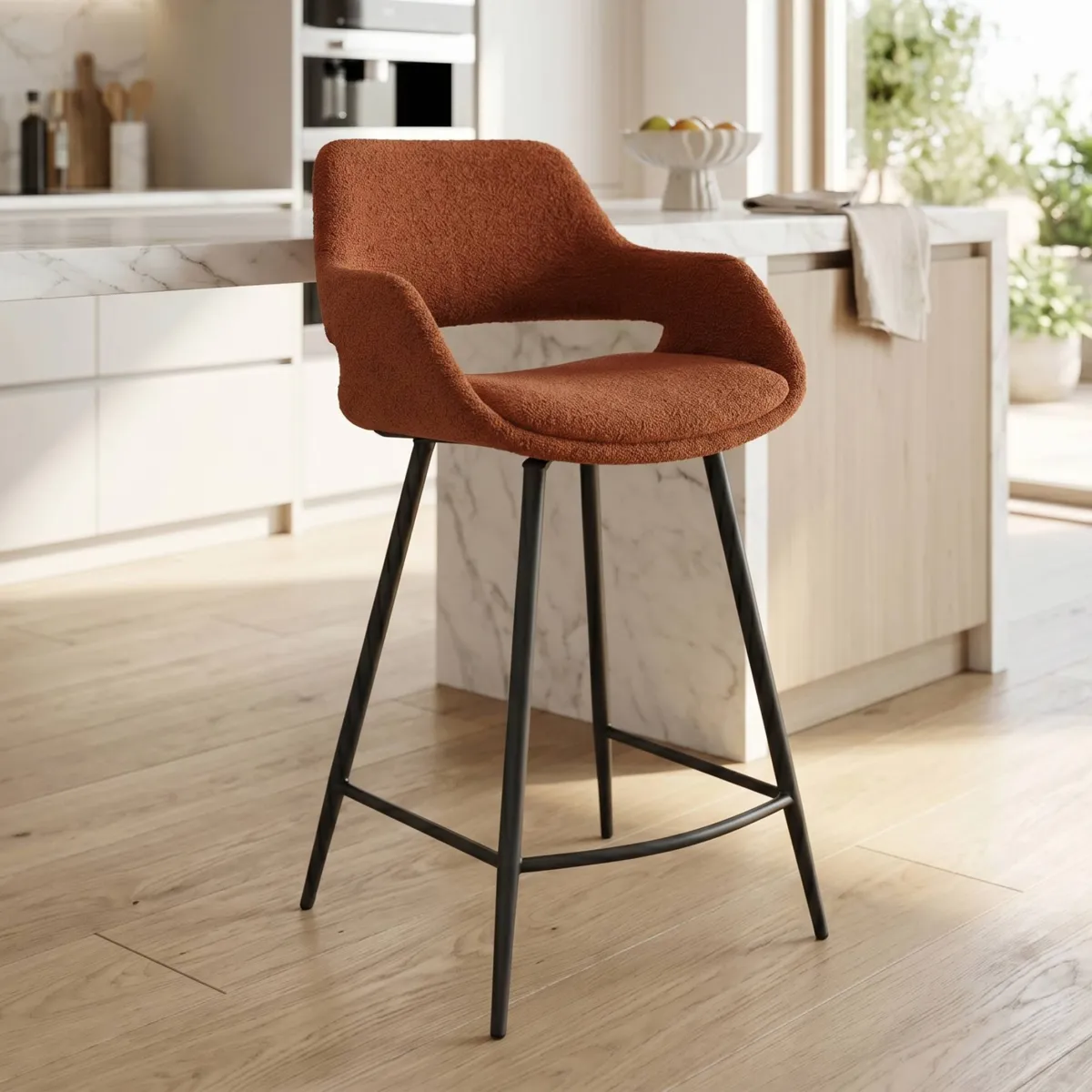 Set di 2 sedie per isola centrale con schienale in bouclé (seduta 65cm) Soho Caramello