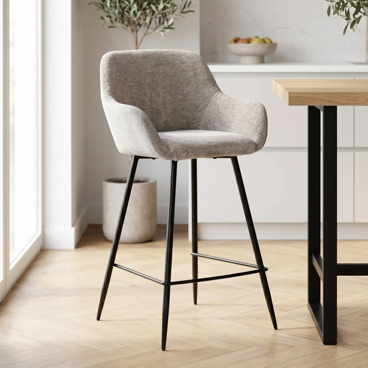 Set di 2 sedie per isola centrale con schienale in tessuto chenille (Altezza seduta 65cm) Zola Tortora
