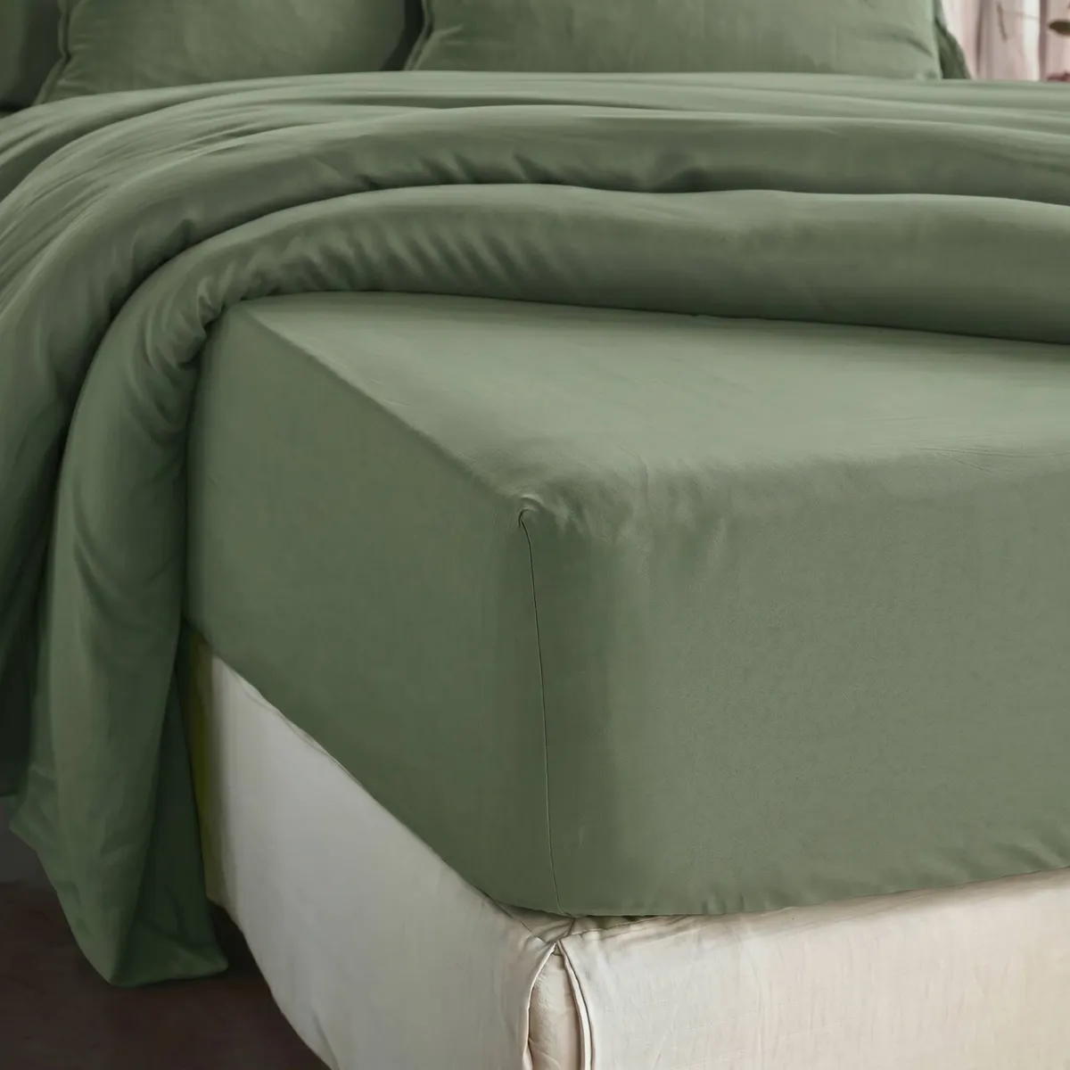 Drap housse lyocell Tencel™ lavé (180 x 200 cm) Olivia Vert romarin