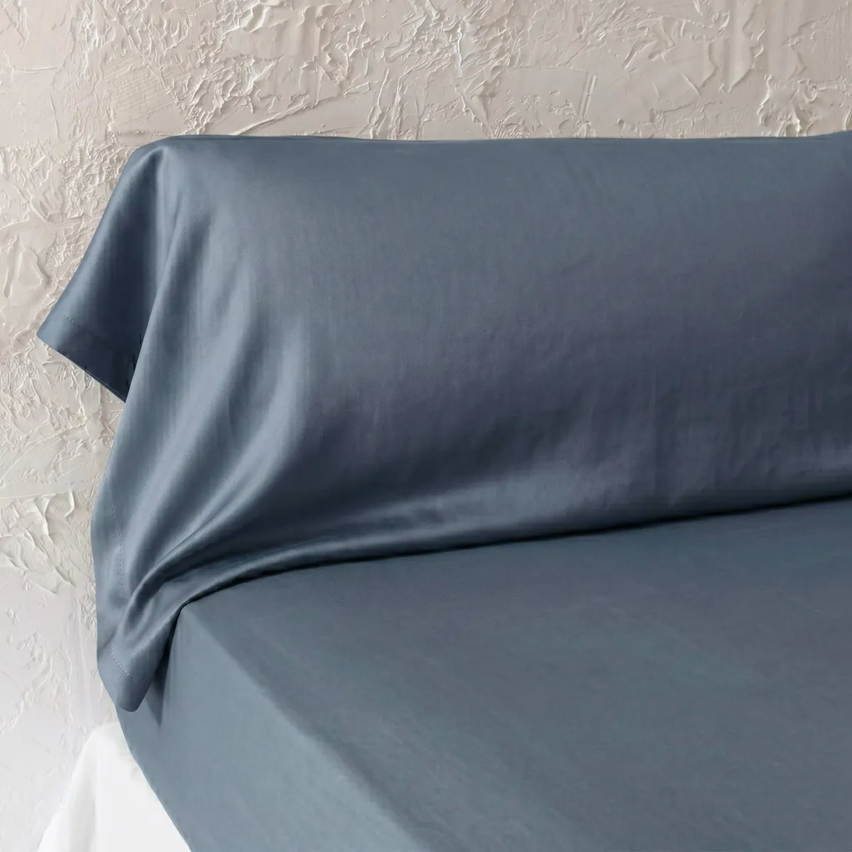 Cuscino a rullo in lyocell Tencel™ lavato Olivia Blu Stone (27 x 185 cm)