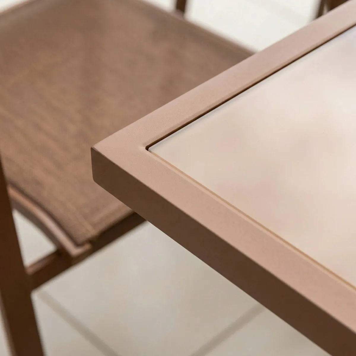 Table de jardin extensible en verre 12 places (200/320 x 100 cm) Murano Bronze