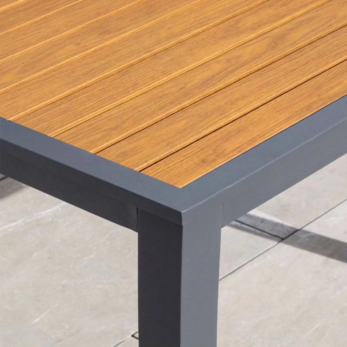 Table de jardin haute en aluminium 6 places effet bois (160 x H105 cm) Murano Gris anthracite