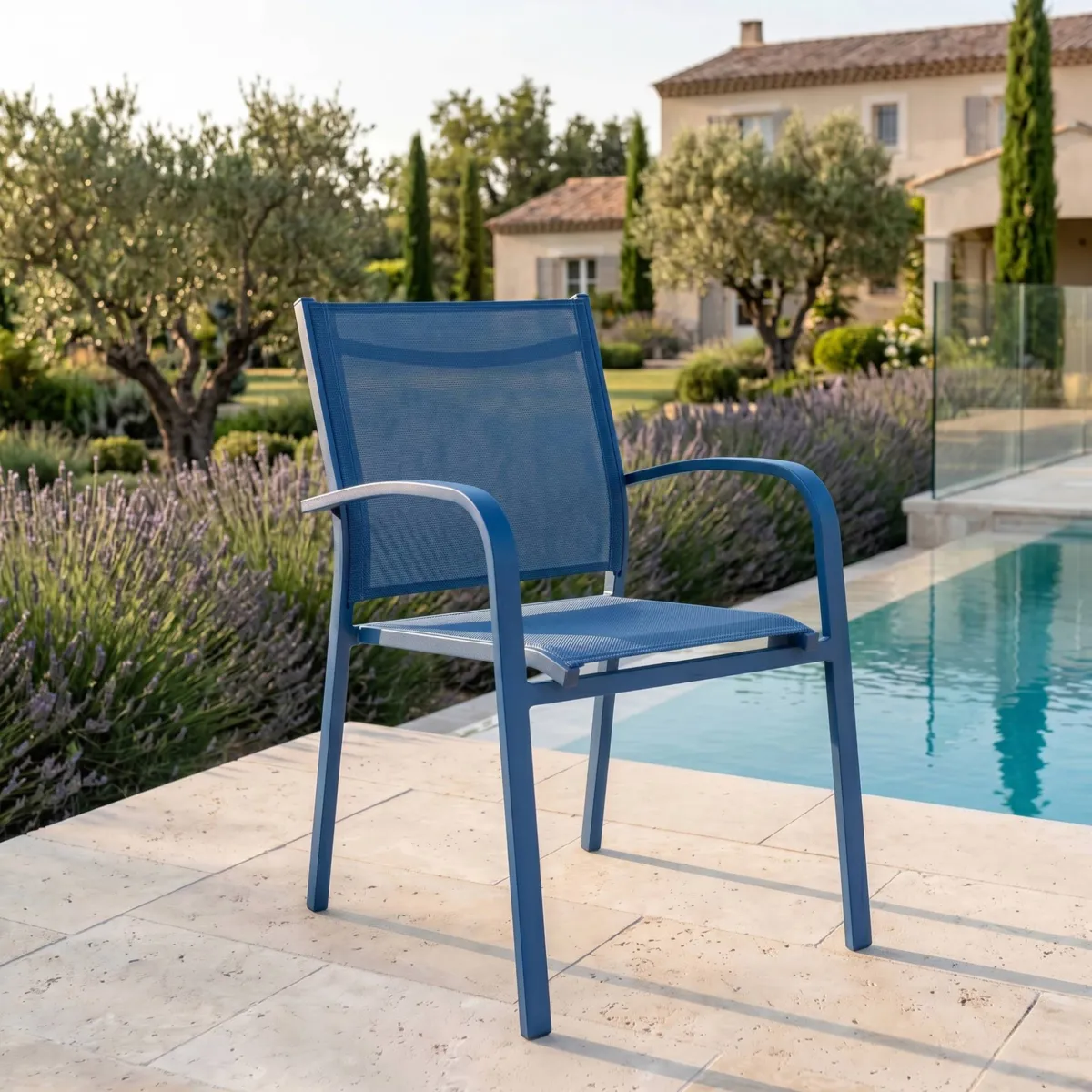 Silla de jardÃ­n con reposabrazos de aluminio apilable Murano Azul