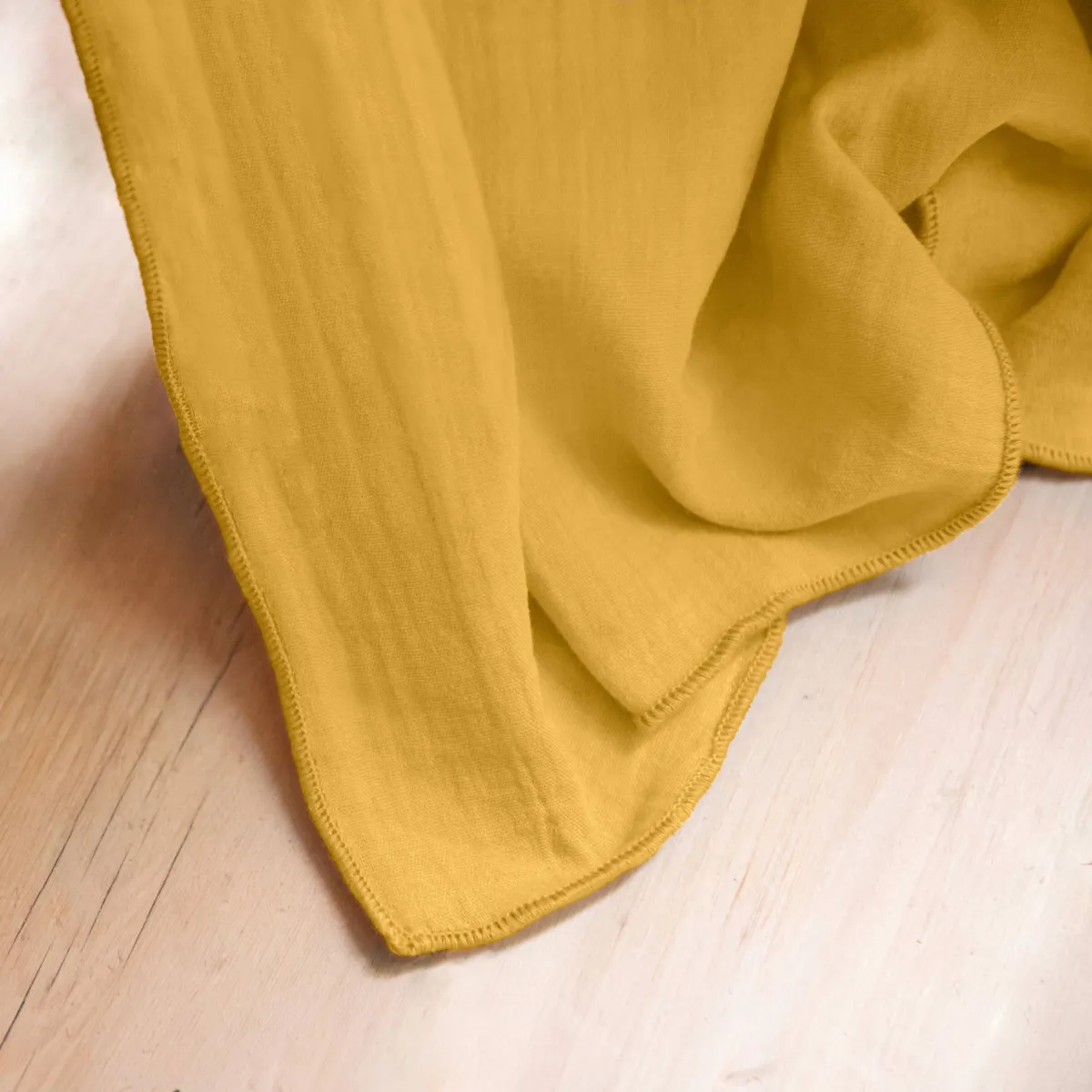 Nappe carrée gaze de coton (180 x 180 cm) Gaïa Jaune safran