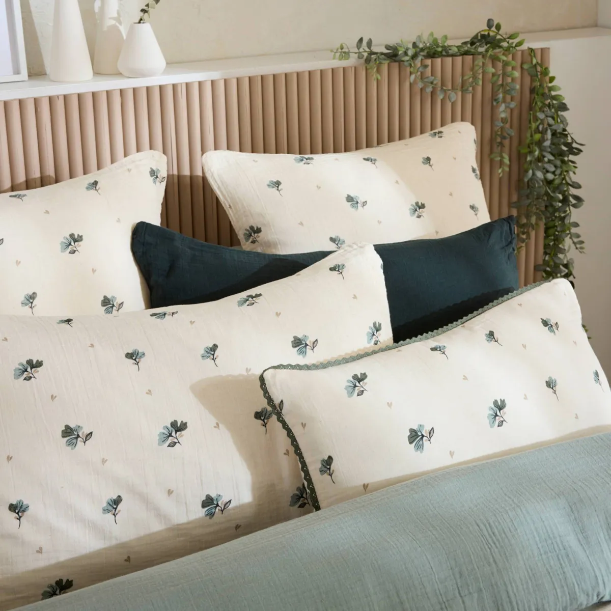 EM - Coussin déhoussable avec croquet 40 x 60 cm Gaze de coton imprimée GAIA ASTREE