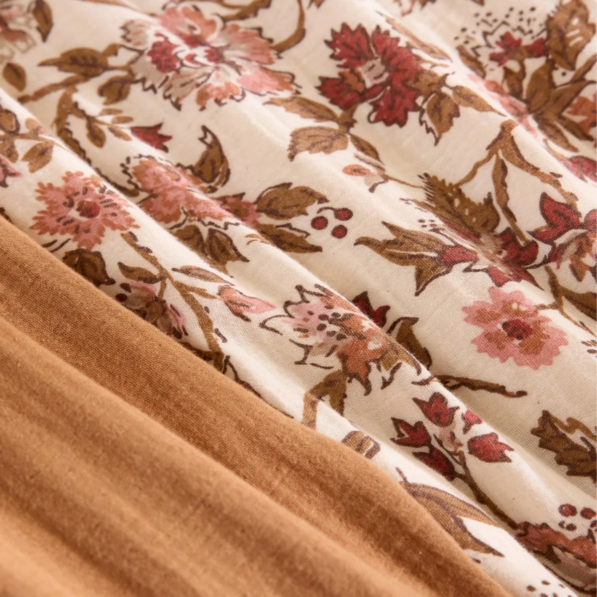 EM - Housse de couette réversible 260 x 240 cm Gaze de coton imprimée GAIA DAHLIA Camel