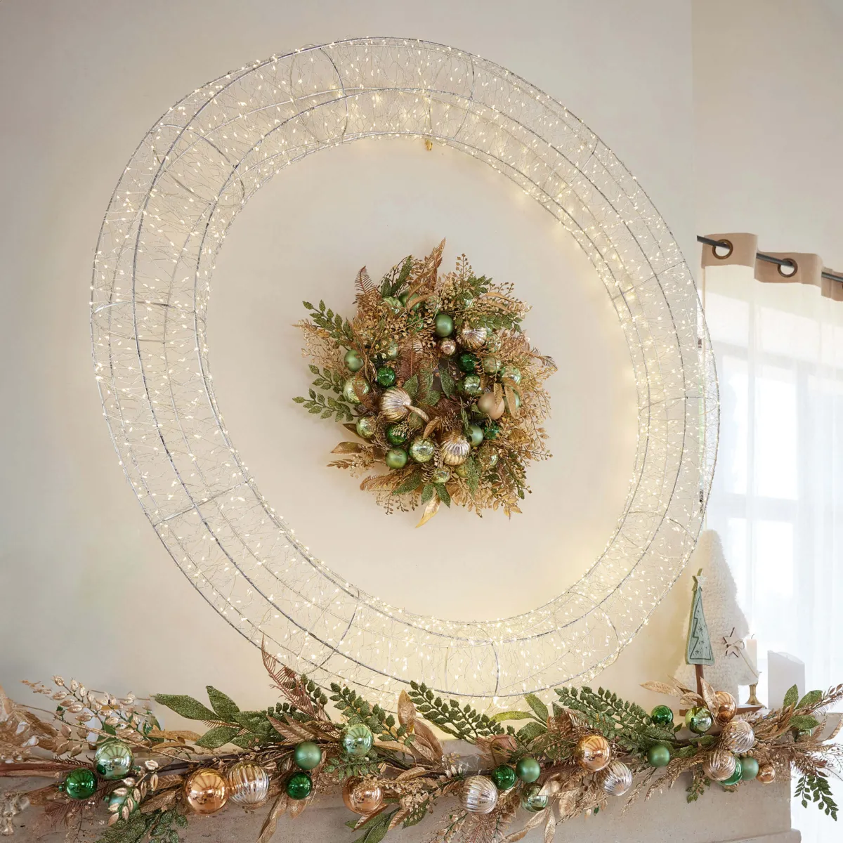 Corona di Natale Gigante luminosa Micro 1800 LED (D116 cm) Scintilli Argento e bianco caldo