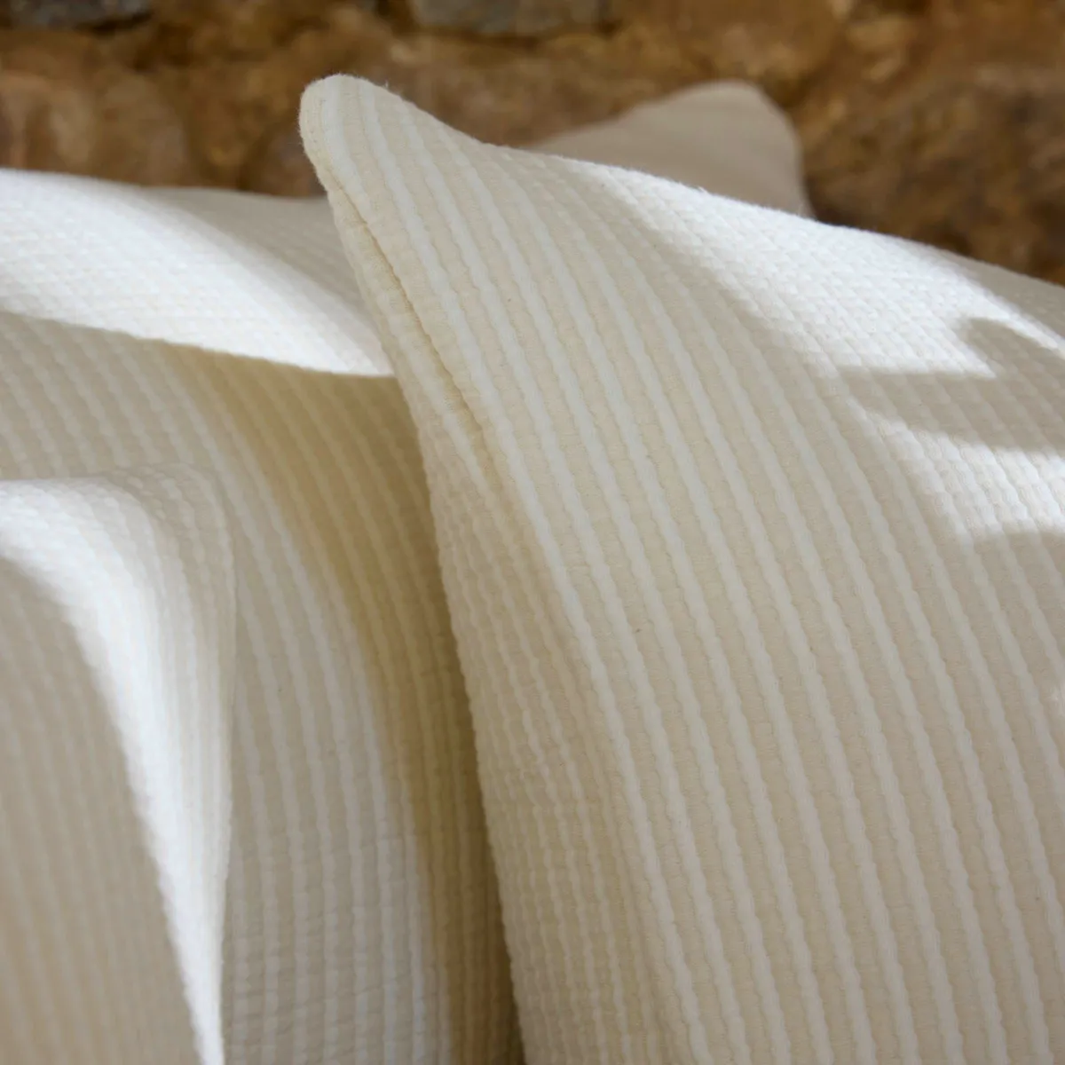 Cuscino quadrato in garza di cotone trapuntata (50 x 50 cm) Oria Beige
