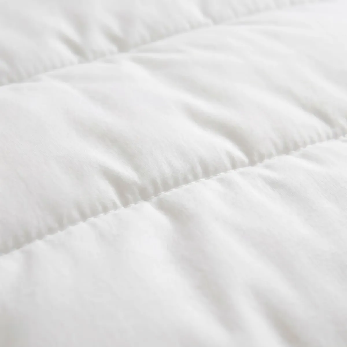 Set Piumone caldo antiacaro (300 x 240 cm) + 2 Cuscini (60 x 60 cm) Comète Bianca