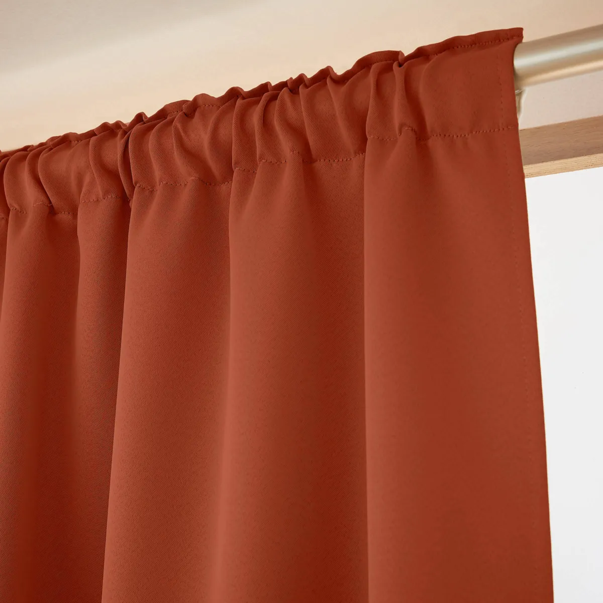 Tenda semi-oscurante termica con passanti nascosti (180 x 260 cm) Nocta Terracotta