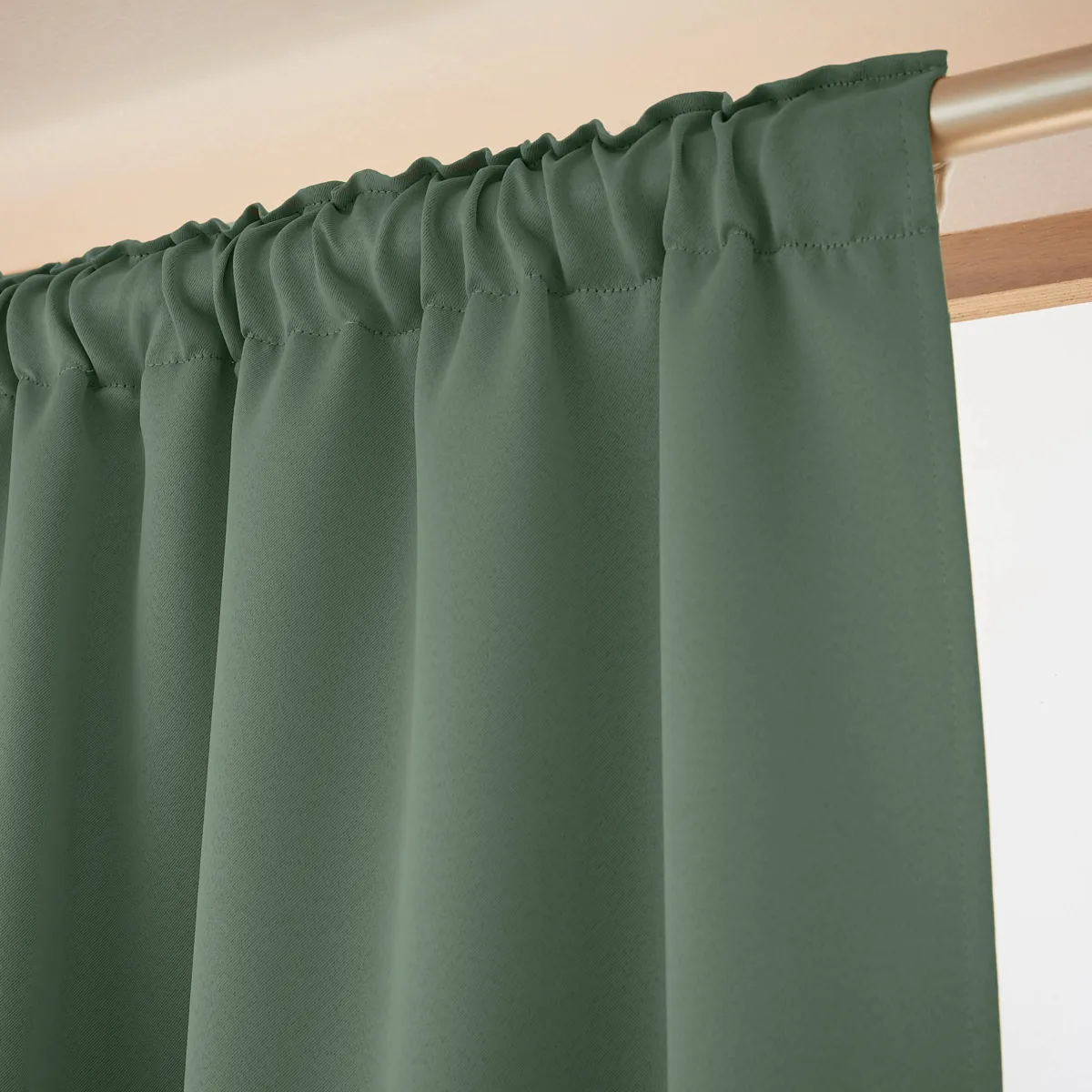 Tenda semi-oscurante termica con passanti nascosti (180 x 260 cm) Nocta Verde rosmarino