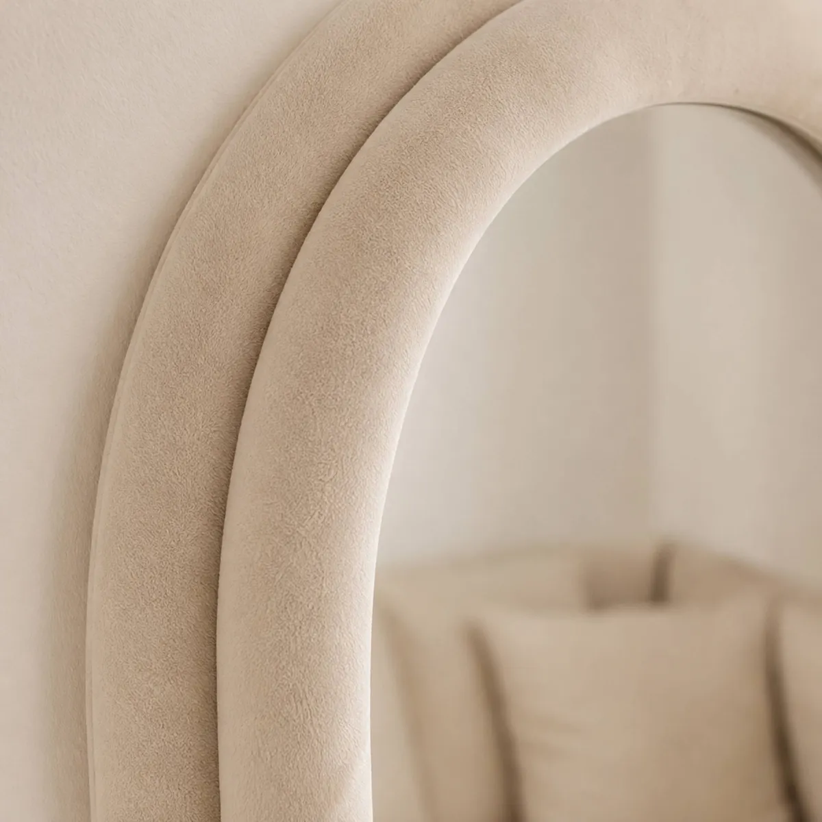 Specchio da parete rettangolare in velluto (60 x 160 cm) Altas Crema