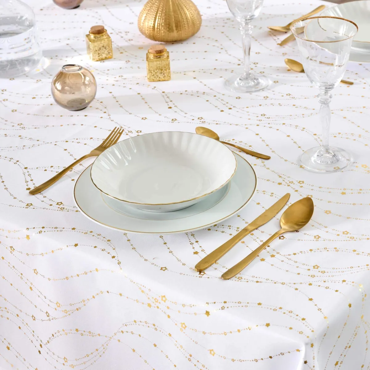 Tovaglia rettangolare effetto anti macchia per Natale (150 x 240 cm) Lumia Bianco e oro