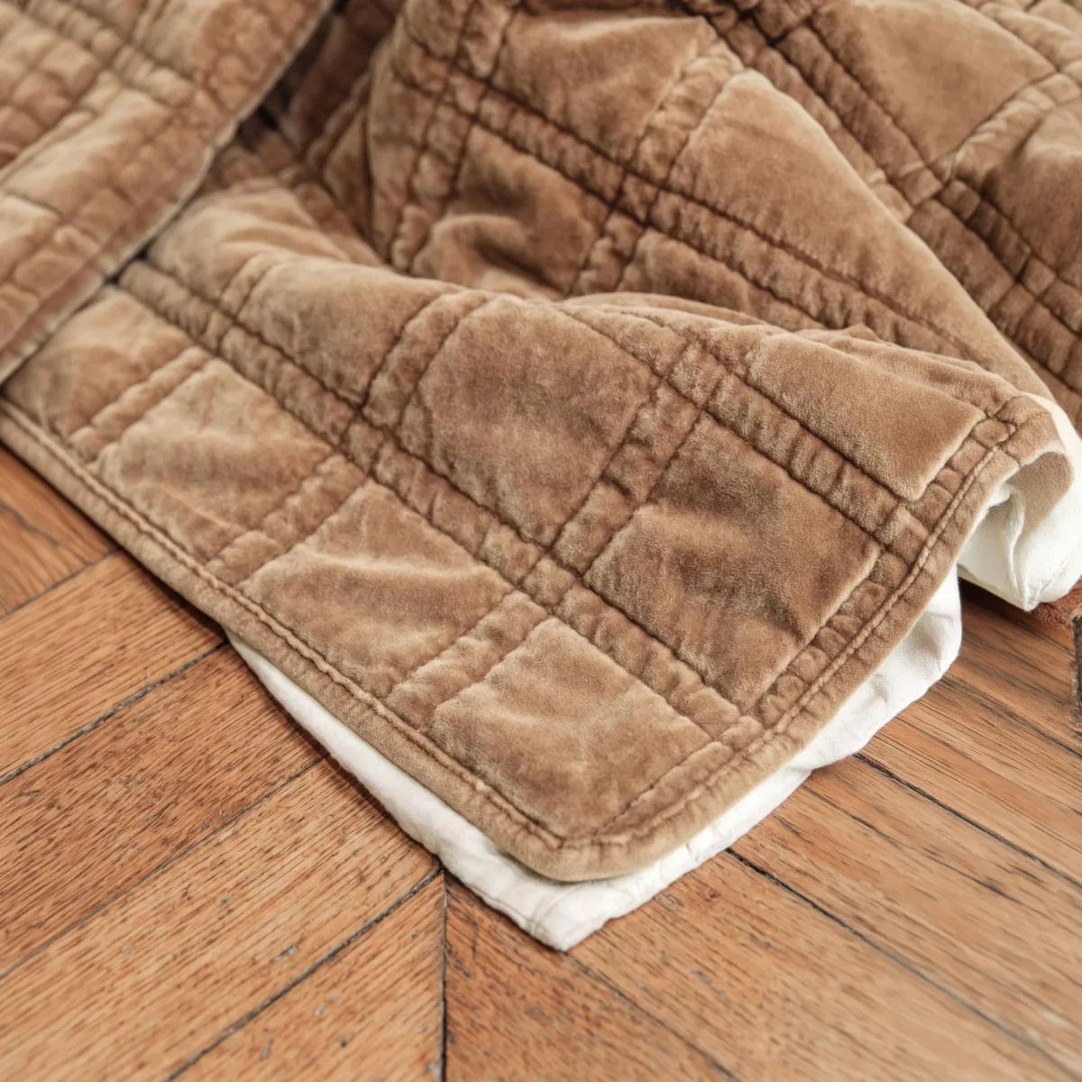 Copriletto in velluto a coste (240 x 220 cm) Livia Camel