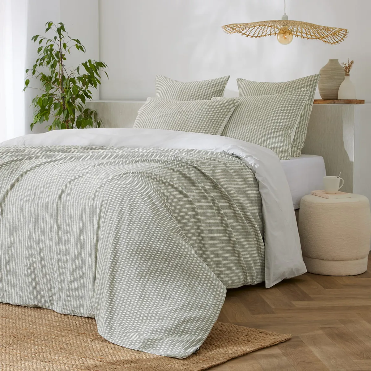 Federa quadrata reversibile in cotone testurizzato e percalle (60 x 60 cm) Alice Verde