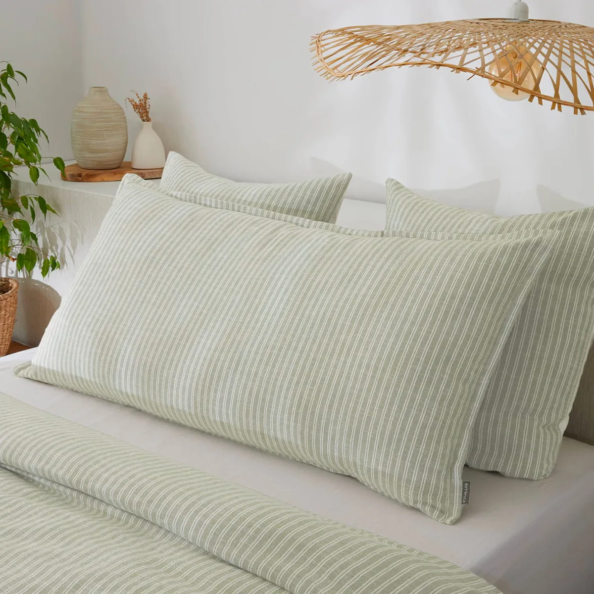 Cuscino rettangolare in cotone testurizzato (55 x 110 cm) Alice Verde