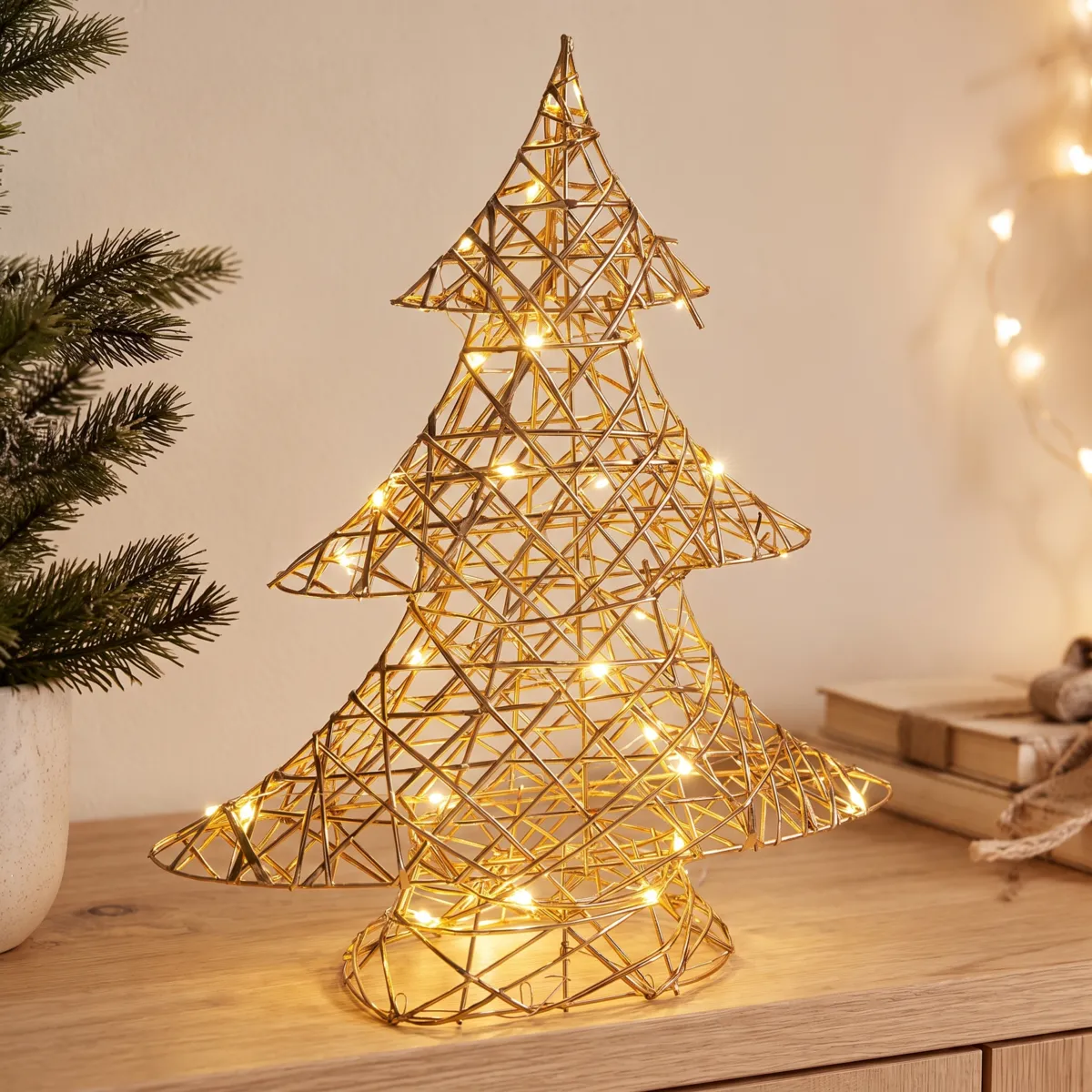 Árbol luminoso a pilas 30 LED (H40 cm) Magia de Navidad Blanco cálido dorado