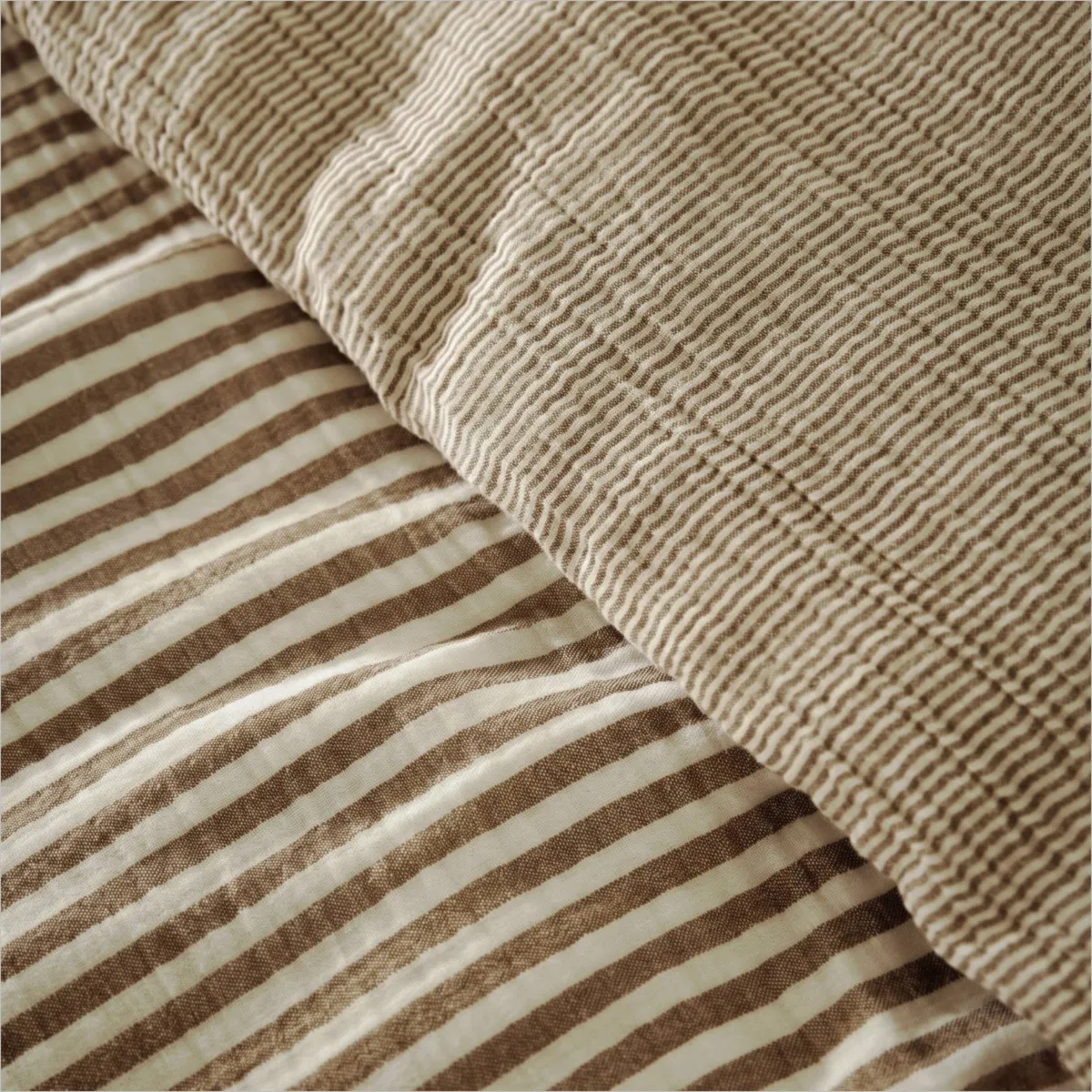 EM - Housse de couette réversible 280 x 240 cm Gaze de coton tissée teinte GAÏA RAYURES Brun