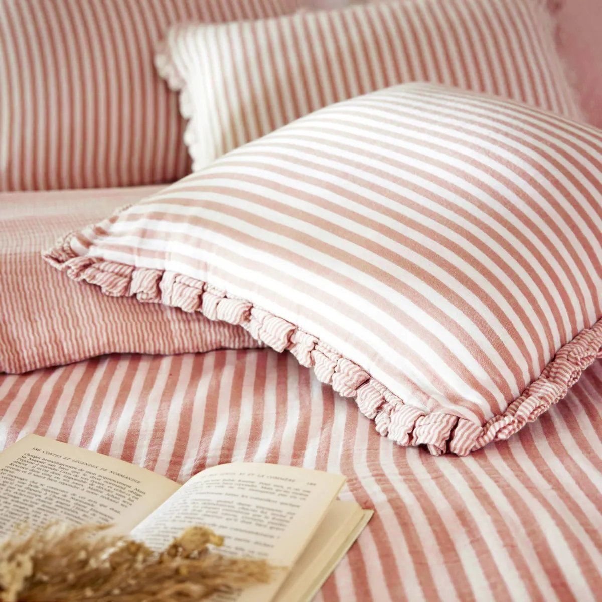 EM - Coussin dŽhoussable avec passepoil 45 x 45 cm Gaze de coton tissŽe teinte GAìA RAYURES Abricot