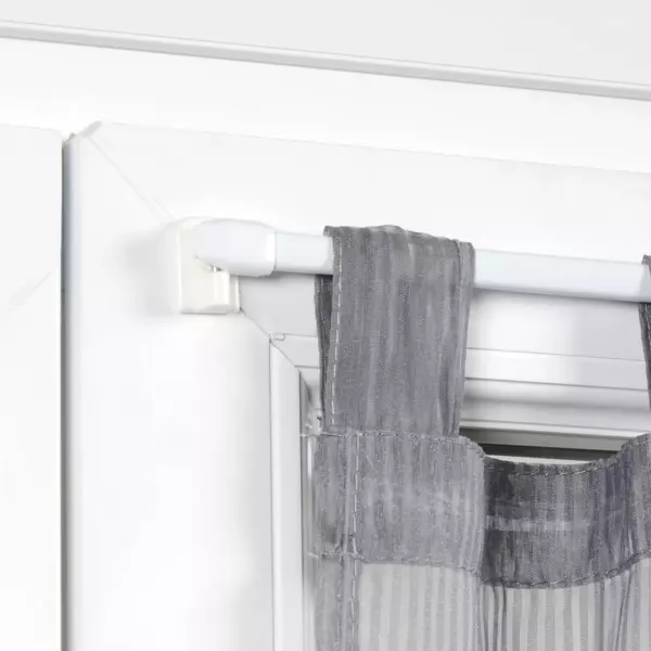 S�t med 2 justerbare ovale gardinst�nger (80 til 110 cm) Hvid