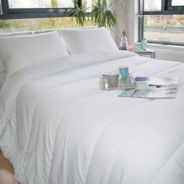 Bettdecke (260 cm) Atmungsaktiv und Leicht Wei�