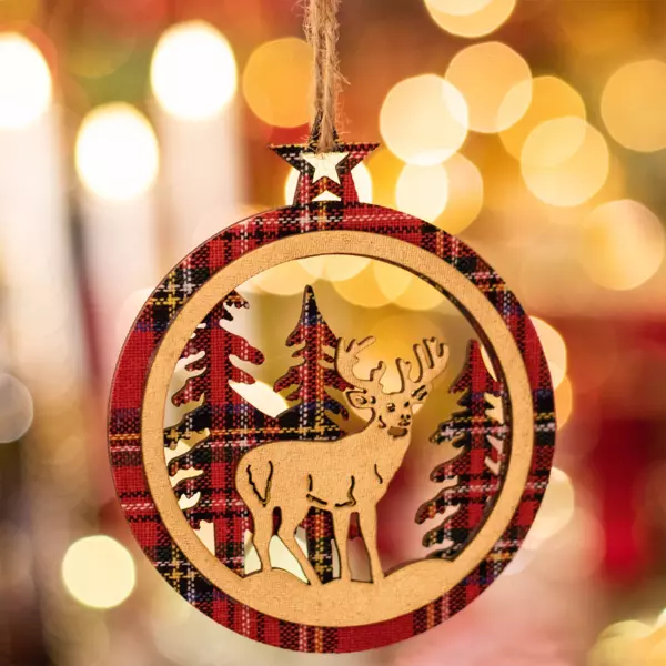 Renna nella foresta Rosso