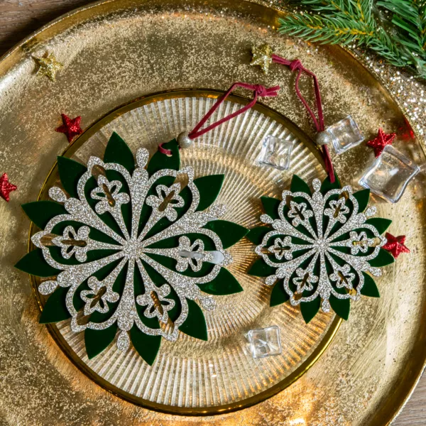 Copo de nieve para colgar (D15 cm) Elegante con lentejuelas Verde