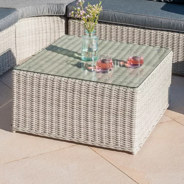Table basse de jardin carr�e en r�sine tress�e Calvi Gris