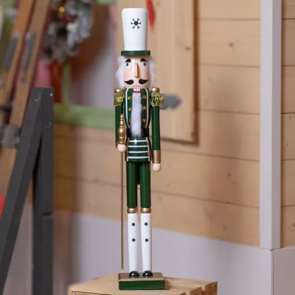 N�ddekn�kker soldat i tr� (H76 cm) Ernest Flocon M�rkegr�n