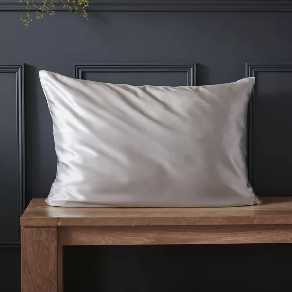 Pudebetr�k i rektangul�r morb�rsilke (50 x 80 cm) Mizuki Lys gr�