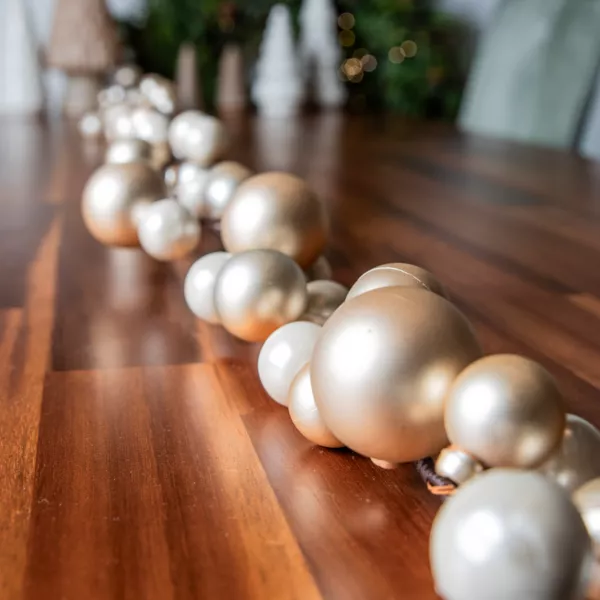 Weihnachtsgirlande (180 cm) Weihnachtskugeln Perlwei�