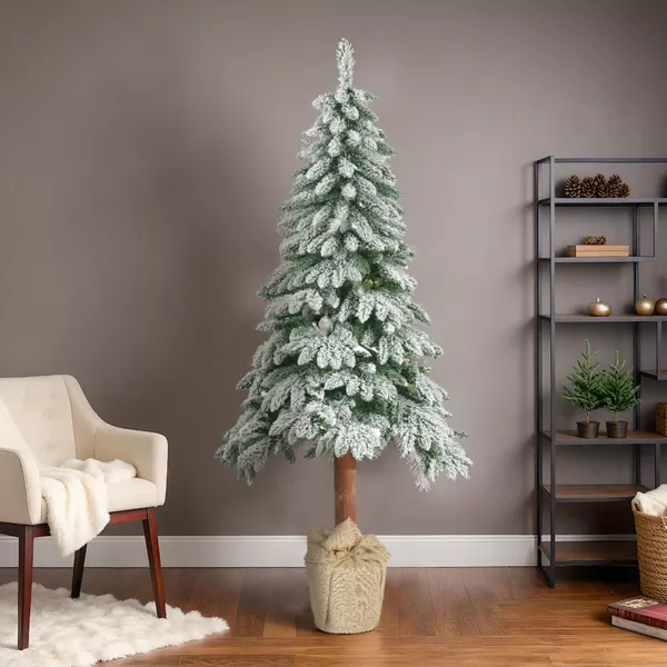 Kunstkerstboom H270 cm Tora besneeuwd groen