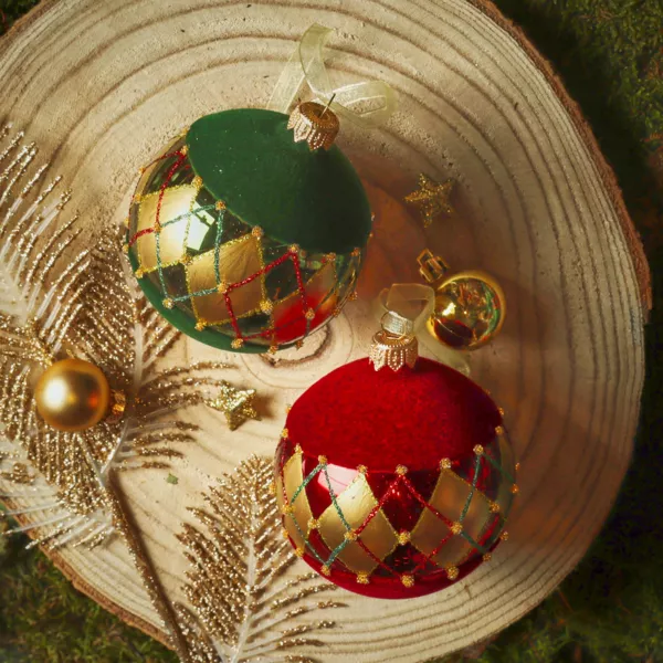 Set von 6 Weihnachtskugeln aus Glas (D80 mm) Samtkaros in Bordeaux und Tannengr�n