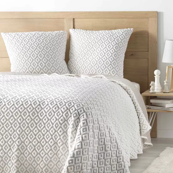 Gepolsterte Tagesdecke und zwei Kissenbez�ge (240 x 260 cm) Joana Wei�