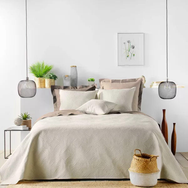 Gestikte sprei en twee kussenslopen (240 x 260 cm) Romane Beige