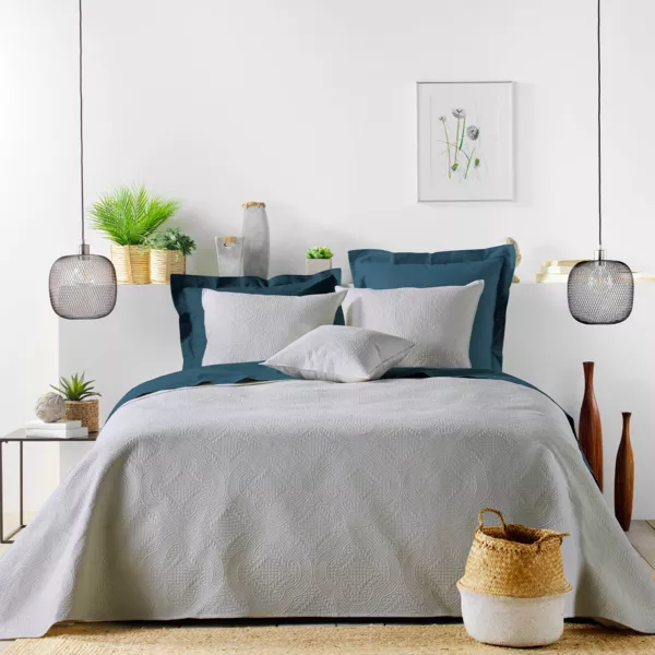 Couvre-lit matelass� et deux taies d'oreiller (240 x 260 cm) Romane Gris