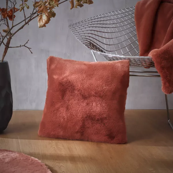 Quadratisches Kissen aus Kunstfell (45 x 45 cm) Finn Terracotta