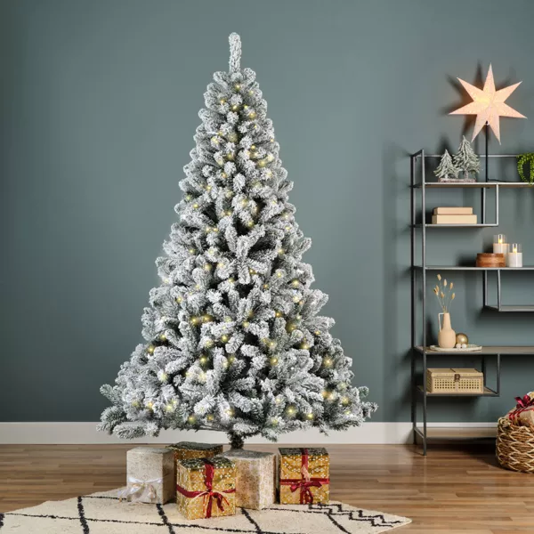 Verlichte kunstkerstboom 400 LED H240 cm King Groen besneeuwd