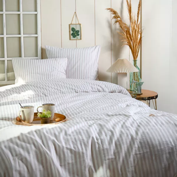 Housse de couette et deux taies d'oreiller coton (260 x 240 cm) Linea Beige