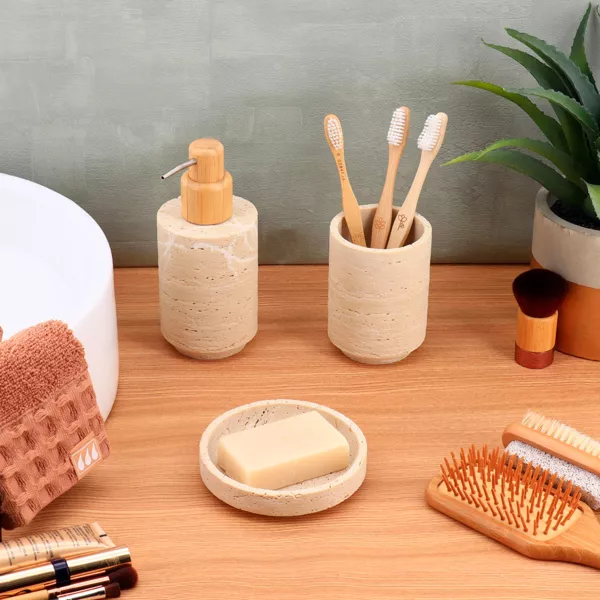 Set gobelet distributeur et porte-savon polyrésine effet travertin Lina Beige