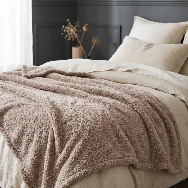 Fleecedecke (220 cm) Montreal Helles Taupe
