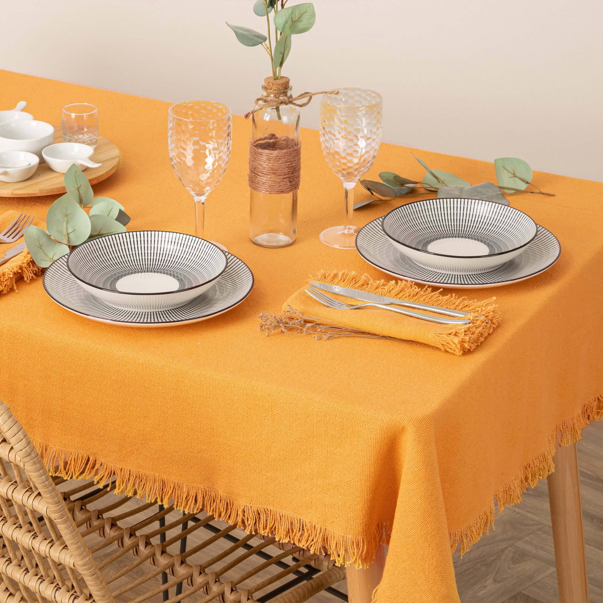 DALINA Textil Nappe Imperméable de Table rectangulaire à Motif Vintage  Contemporain - Nappe Antitache en Polyester 140 x 140 cm